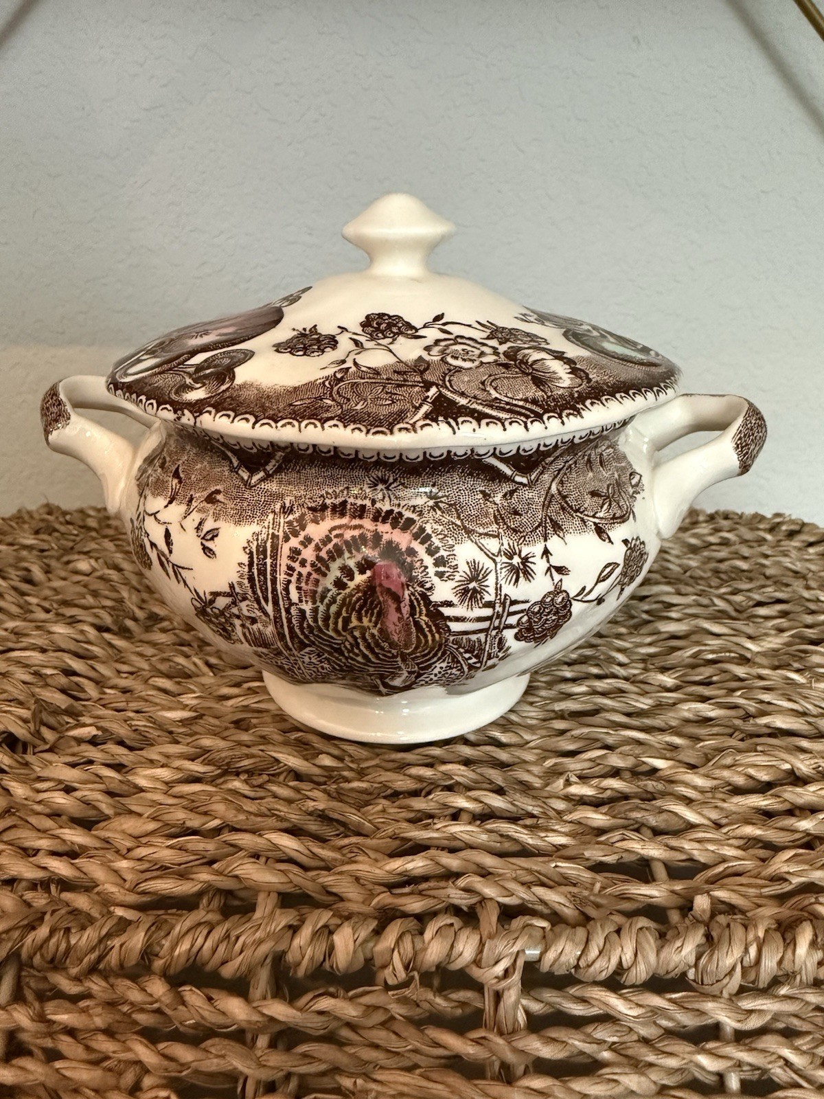 Vtg Johnson Brothers His Majesty Sugar Bowl Made in England Thanksgiving Chintz