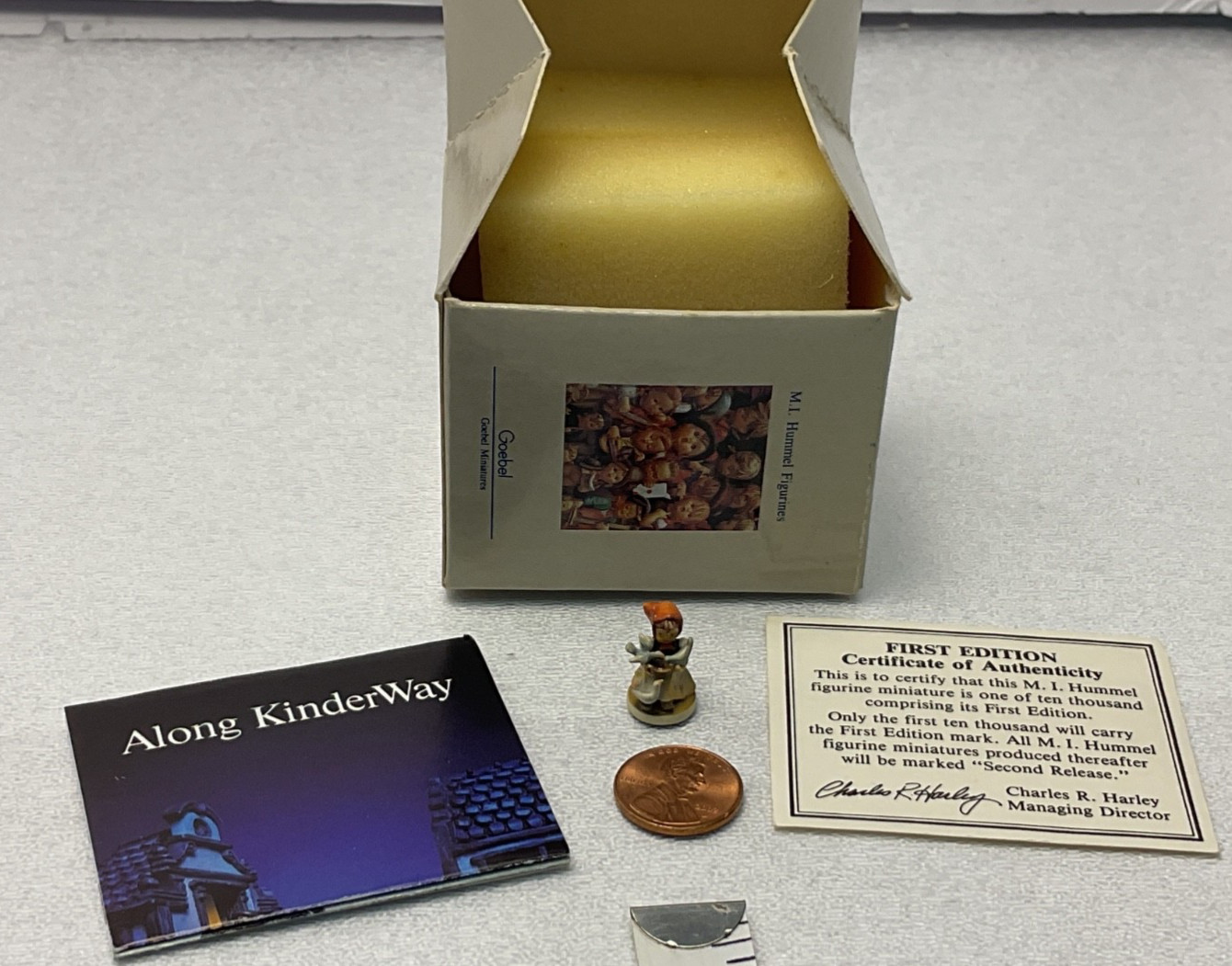 Goebel Olszewski Hummel Cinderella 264-P Miniature Figurine 1st Edition Box H2