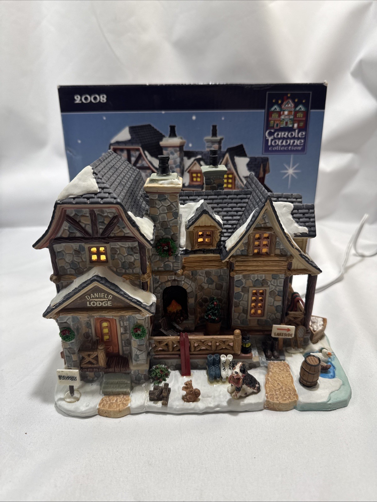 Lemax Carole Towne Christmas Village Series Daniel’s Lodge 2008