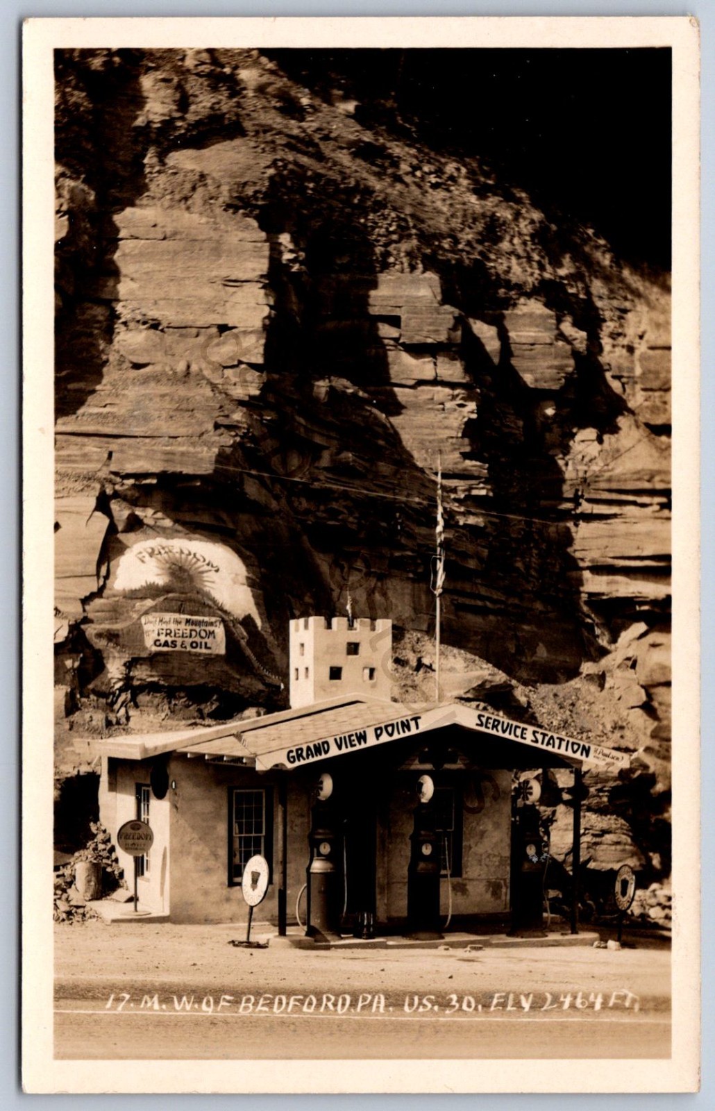 K11/ near Bedford Pennsylvania RPPC Postcard c40s Grand View Gas Station 255
