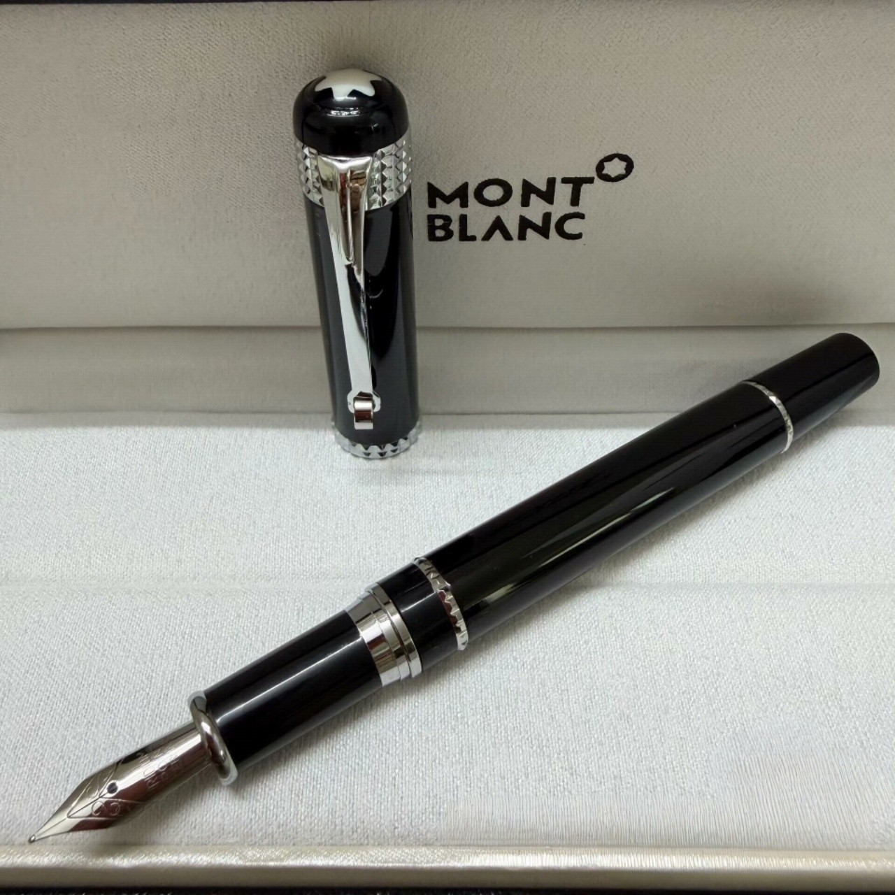 MB Bohème Doué Platinum Plated Line Fountain Pen With Box