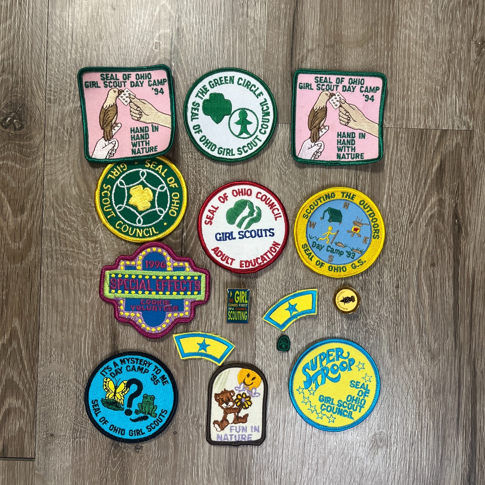 VTG Lot of 10 Girl Scouts Patches Pins 90\'s Ohio Day Camp