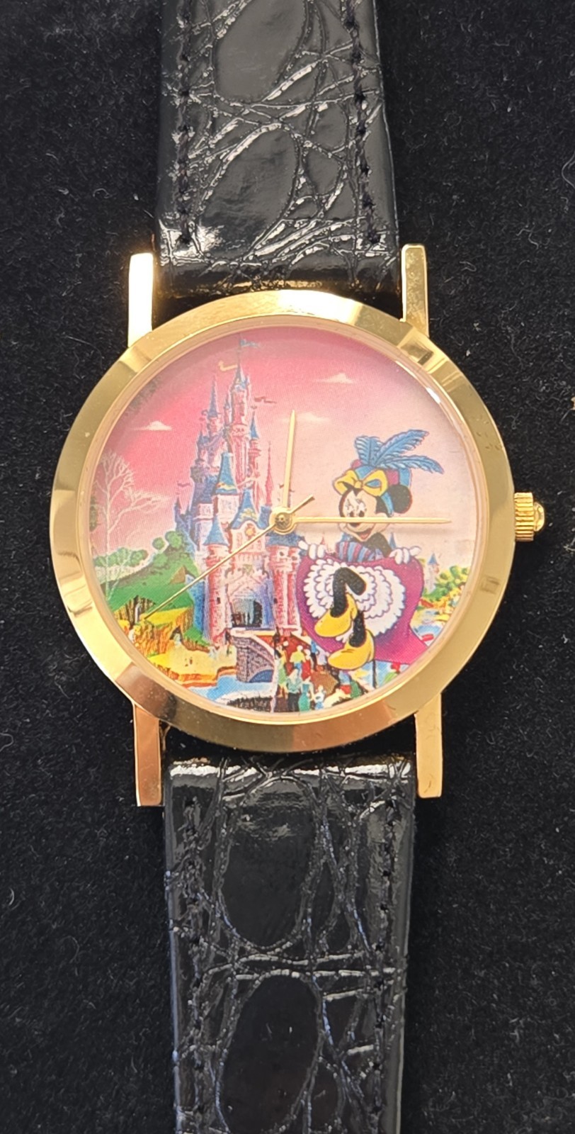 Disney News Euro Disney Resort Salutes Minnie Mouse Watch 1018/2000,need Battery