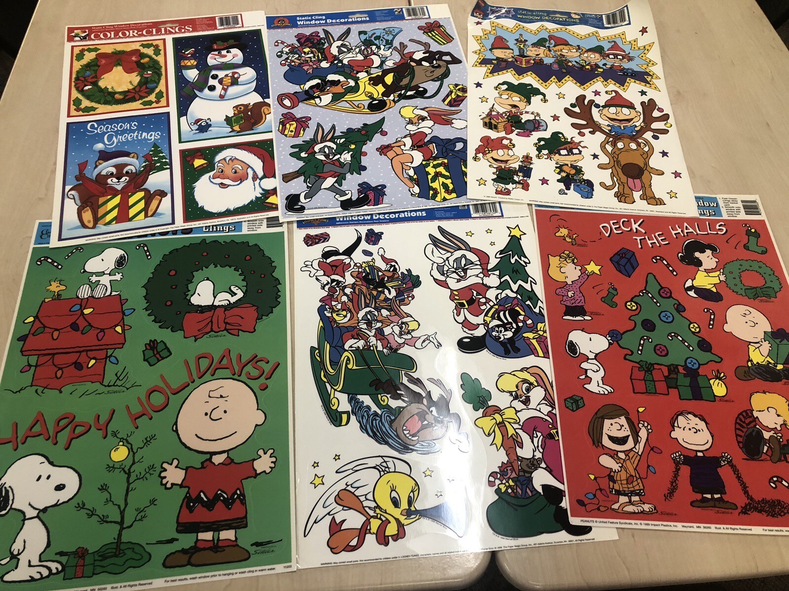 VTG 1998-1999 Set of 6 Christmas Window Clings, Peanuts, Looney Tunes, Rugrats
