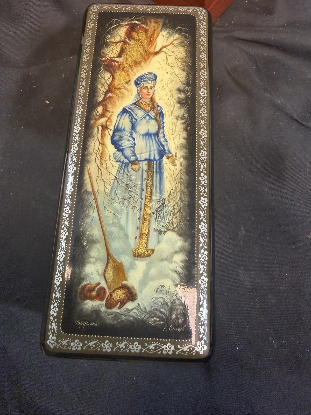 Vintage Russian Lacquer Box Hand Painted Signed Collectible