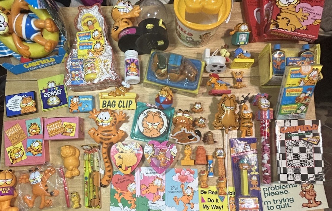Vintage Garfield Collection Lot Mixed Items , Mugs , Cookie Jar 1980s See Pics