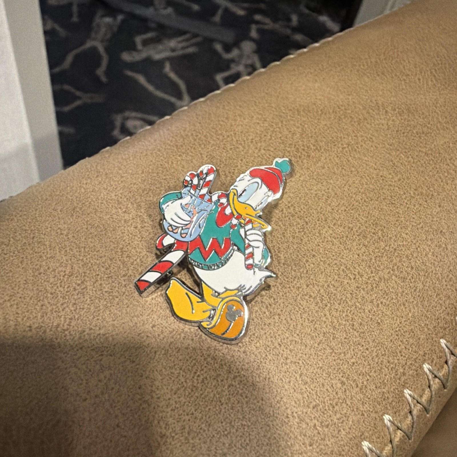 2025 - Donald Duck - Christmas - WDW - HD - Chaser - Disney Pin