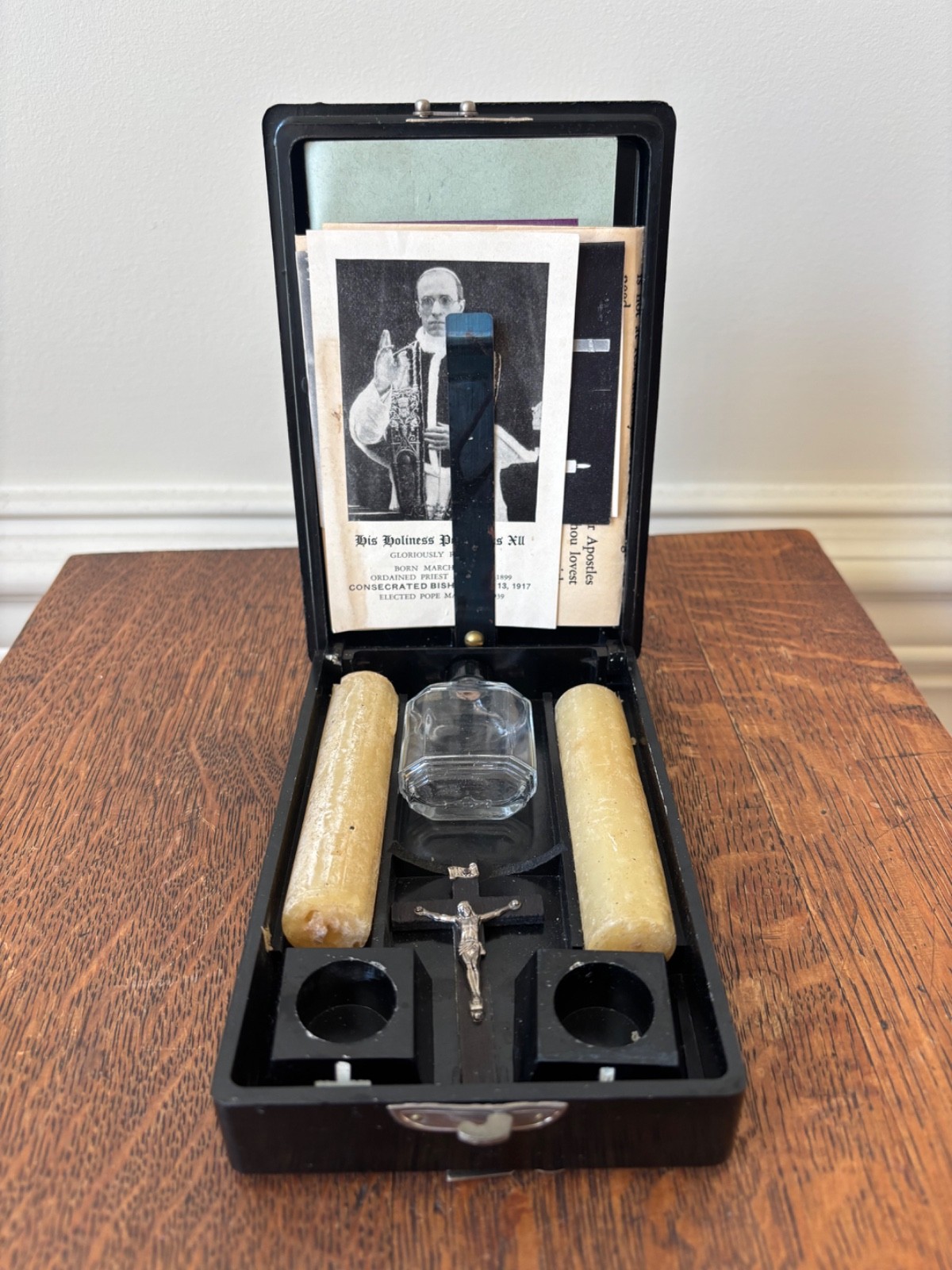 ANTIQUE EARLY VINTAGE CATHOLIC PRIESTS SICK CALL LAST RITES BOX SET Leather INRI
