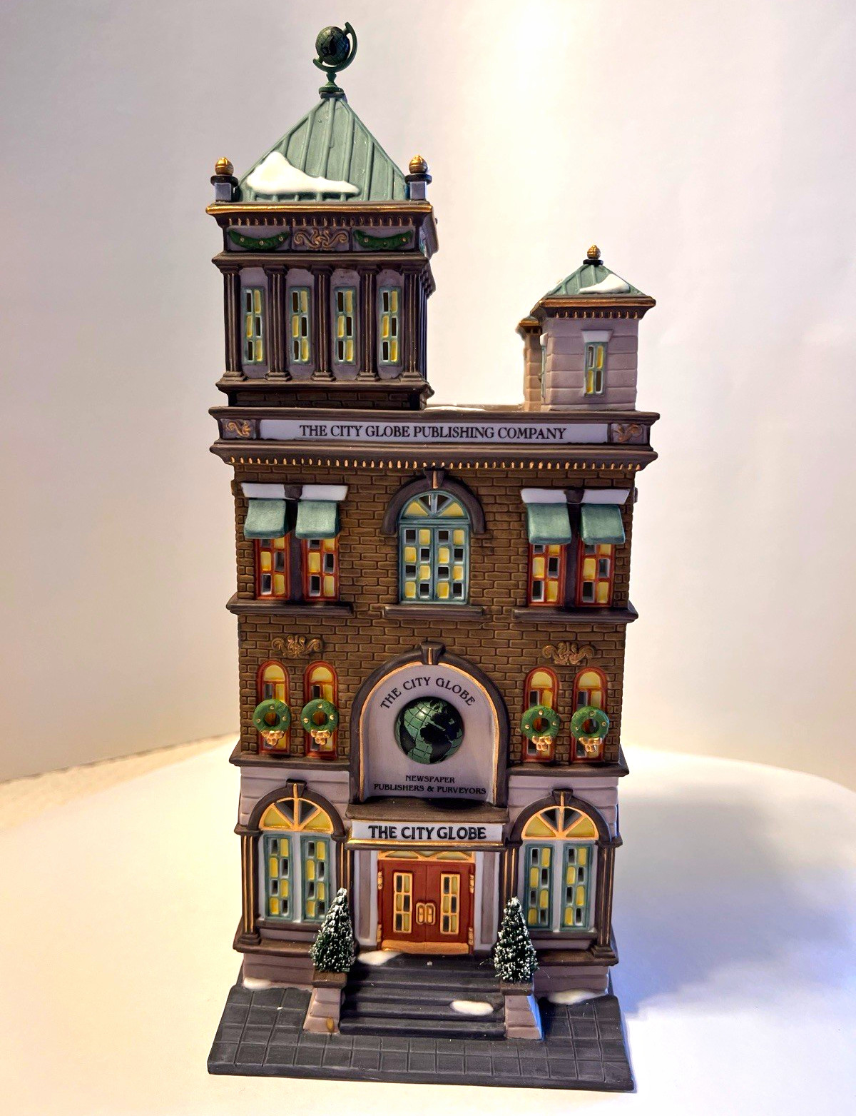 Department 56 Christmas in the City-City Globe Publishing Co. Lighted House 1997