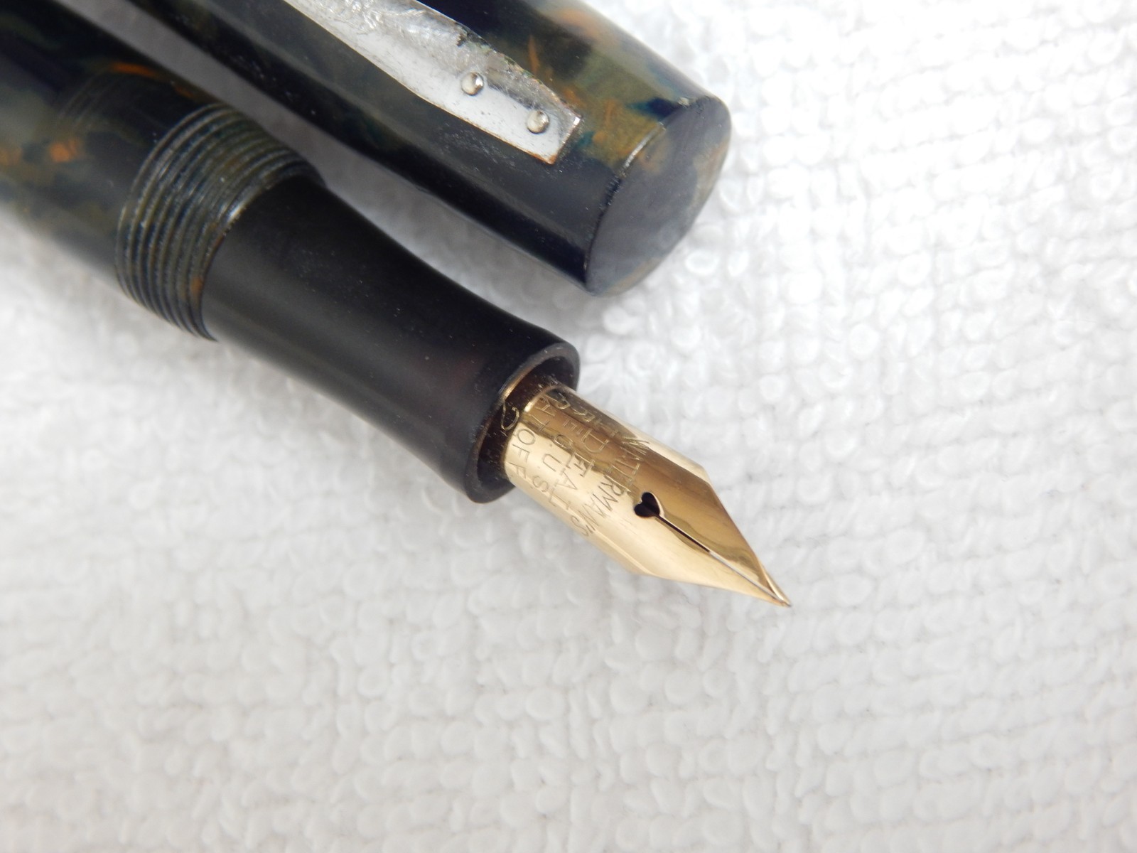 LOT# 422O. VINTAGE WATERMAN 'S 32 FOUNTAIN PEN. FLEX NIB, XF TO B+ (1.3 mm)