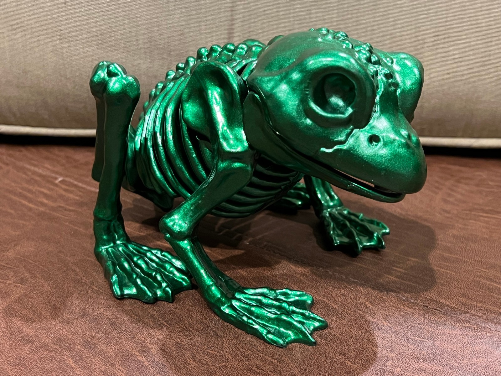 GREEN SKELETON FROG GRANDIN ROAD