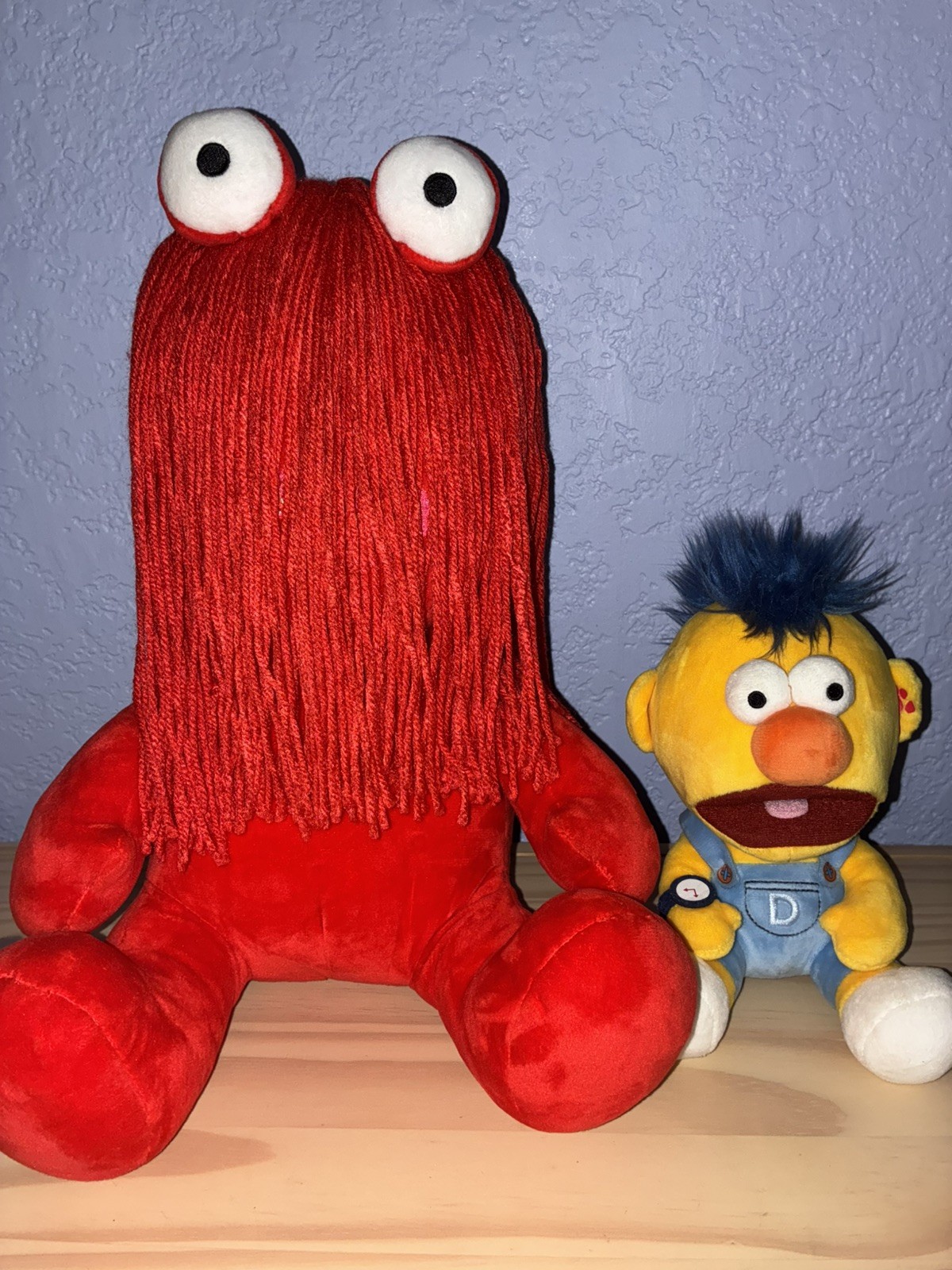 Don’t Hug Me I’m Scared Red Guy Shaking Jumbo Plush  14.5\