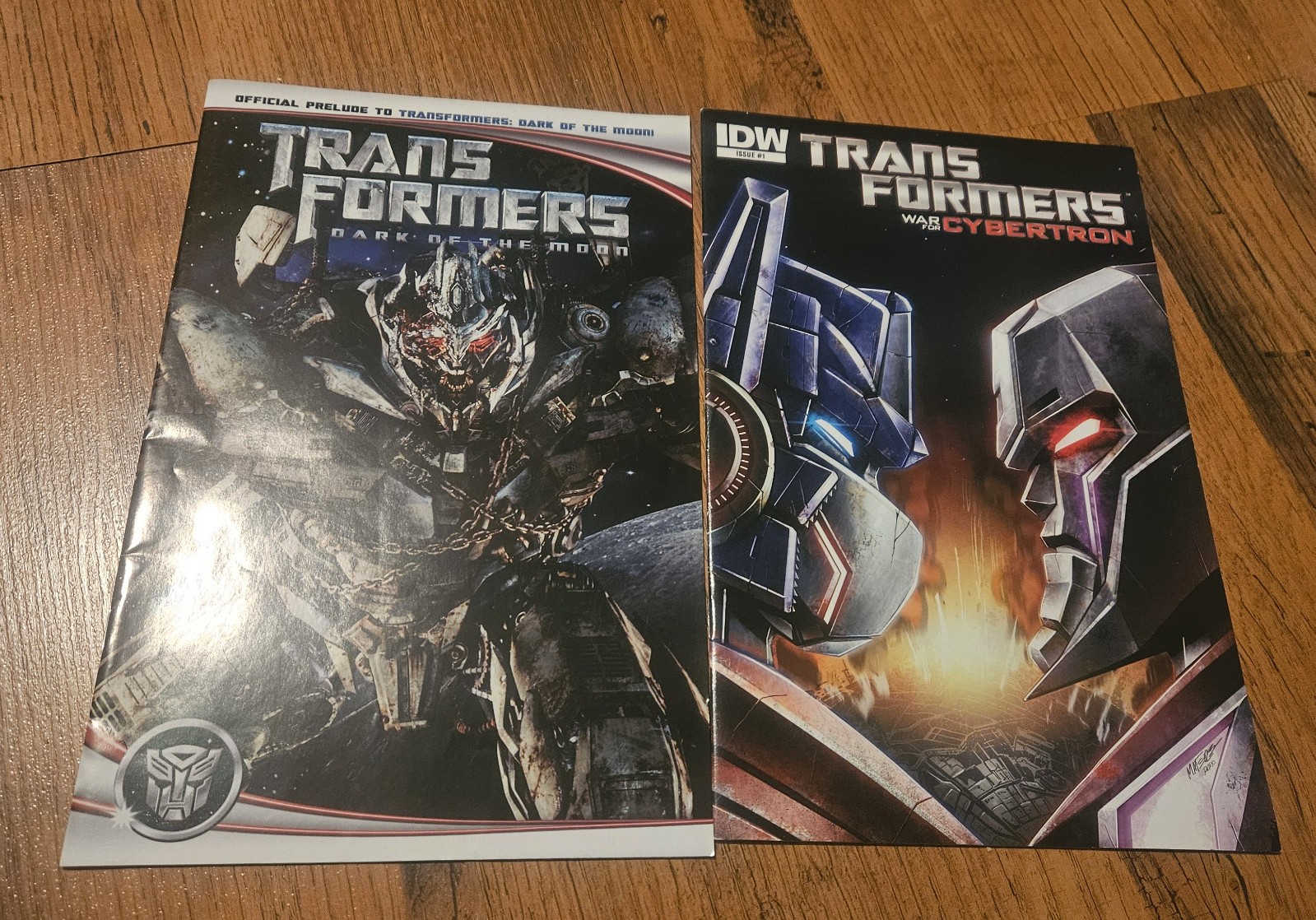 TRANSFORMERS: WAR FOR CYBERTRON #1 & DARK OF THE MOON PRELUDE COMIC BOOKS IDW.