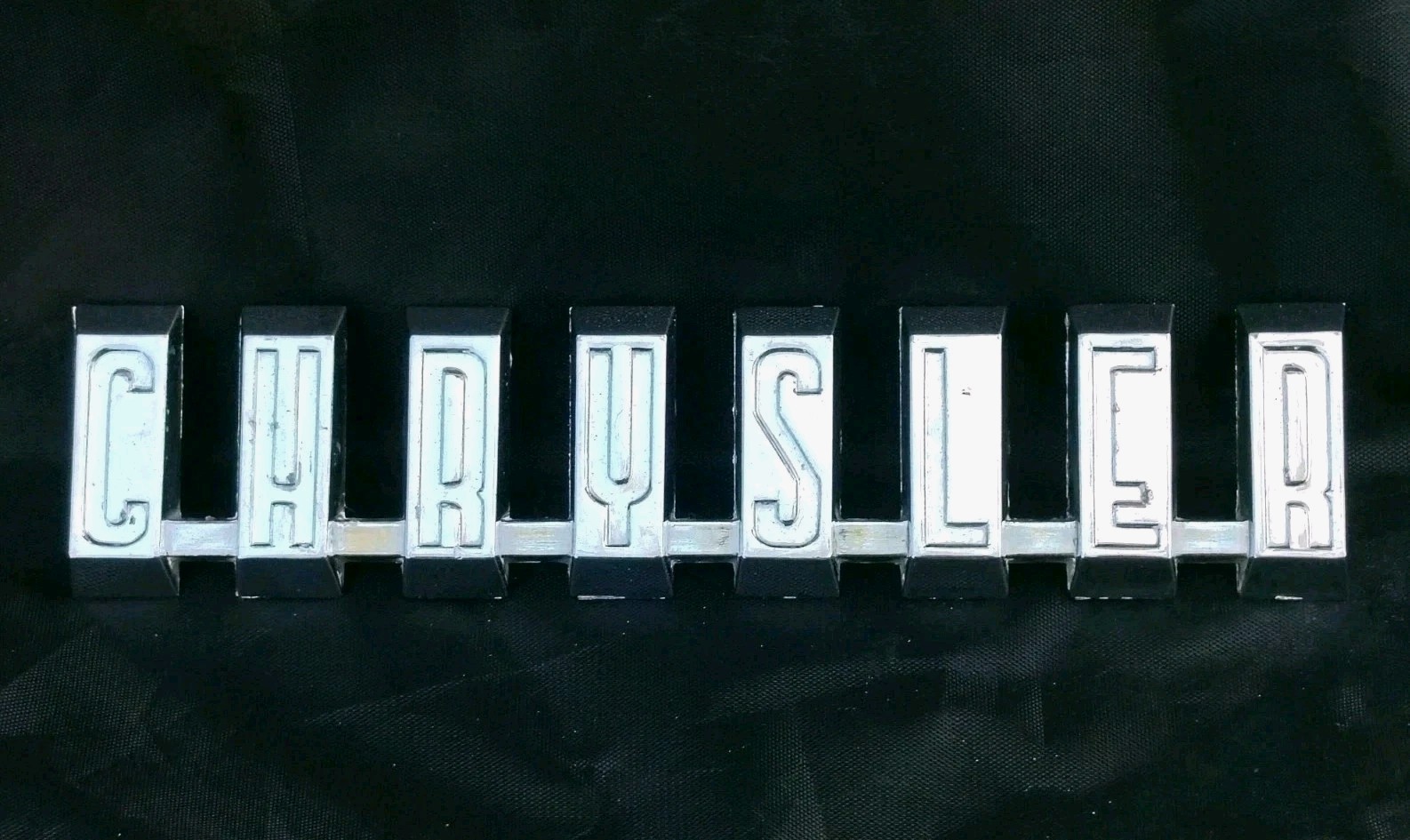 1950s-60s Chrysler Trunk Script OEM Stamped PT 2094225-SN1 Emblem EUC Excellent 