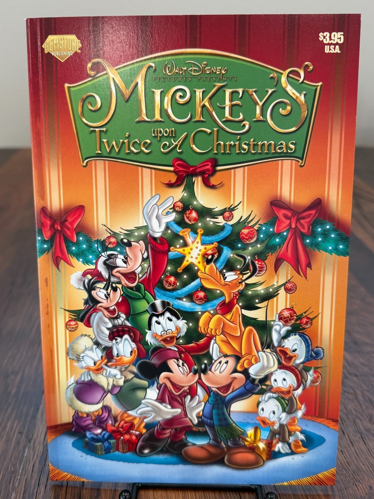 WALT DISNEY'S - MICKEY'S TWICE UPON A CHRISTMAS ***RARE*** AMAZING CONDITION