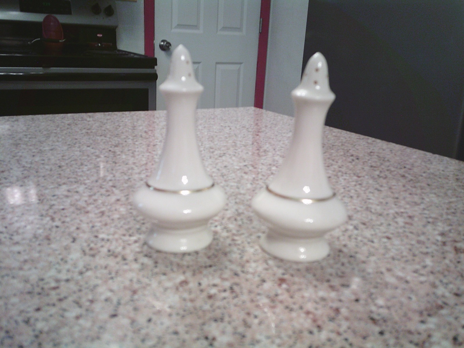 VINTAGE LENOX REGENCY IVORY PORCELAIN SALT AND PEPPER SHAKERS