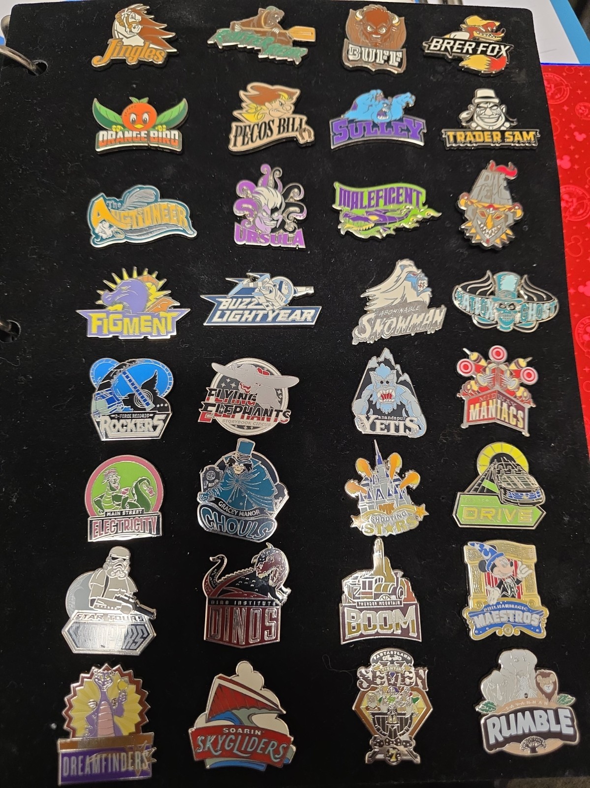 🏈 2018 Disney WDW DLR Fantasyland Football Mascots Mystery Series 28 Pin Set