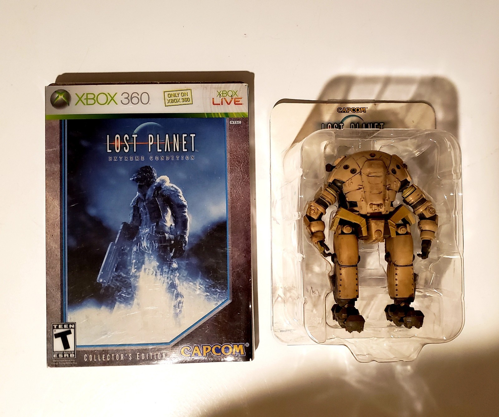 Lost Planet: Extreme Condition -- Collector\'s Edition xbox 360  + Toy 