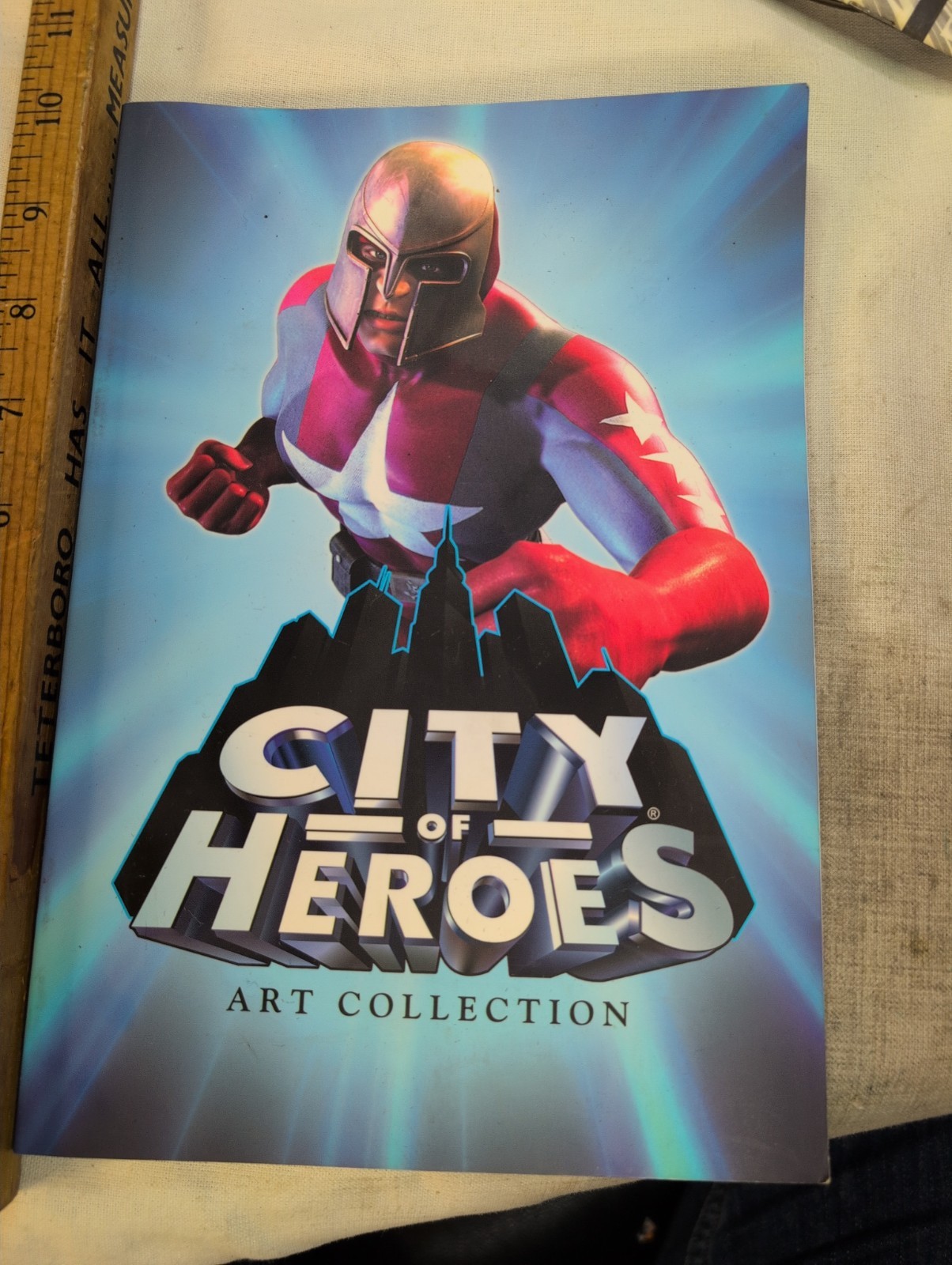 City of Heroes / City of Villains Art Book Bundle With Manuals Etc