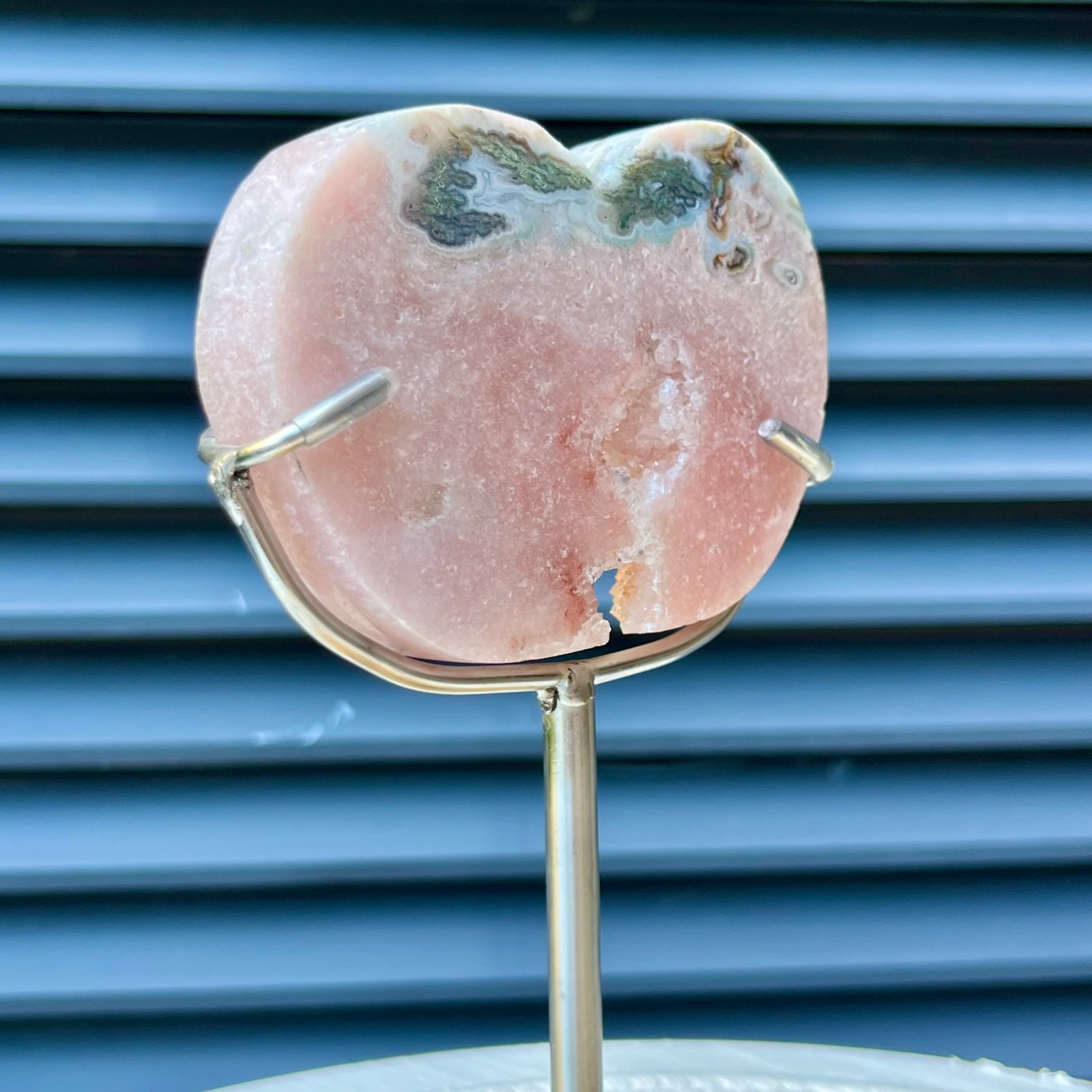 530 g  Natural Pink Quartz Carving Mineral Specimen w/ Stand Collectible