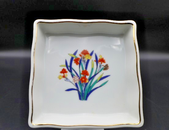 Vtg Japanese Porcelain Square Trinket Dish Higashi-Gama 東窯 M382 Floral Gold Rim