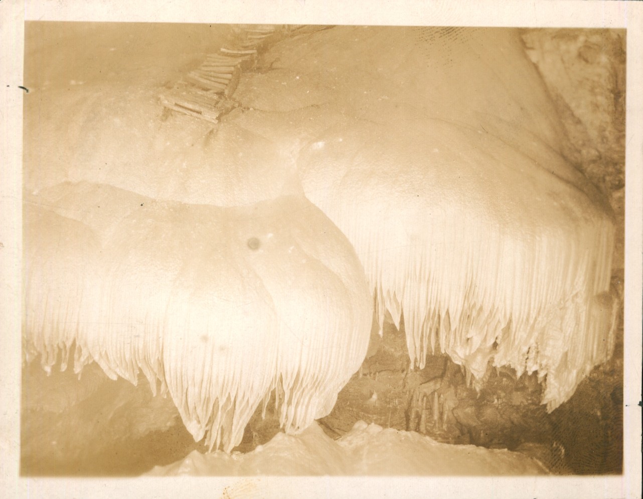 Old Vintage Real Photo Postcard RPPC ONONDAGA CAVE LEASBURG MISSOURI AZO