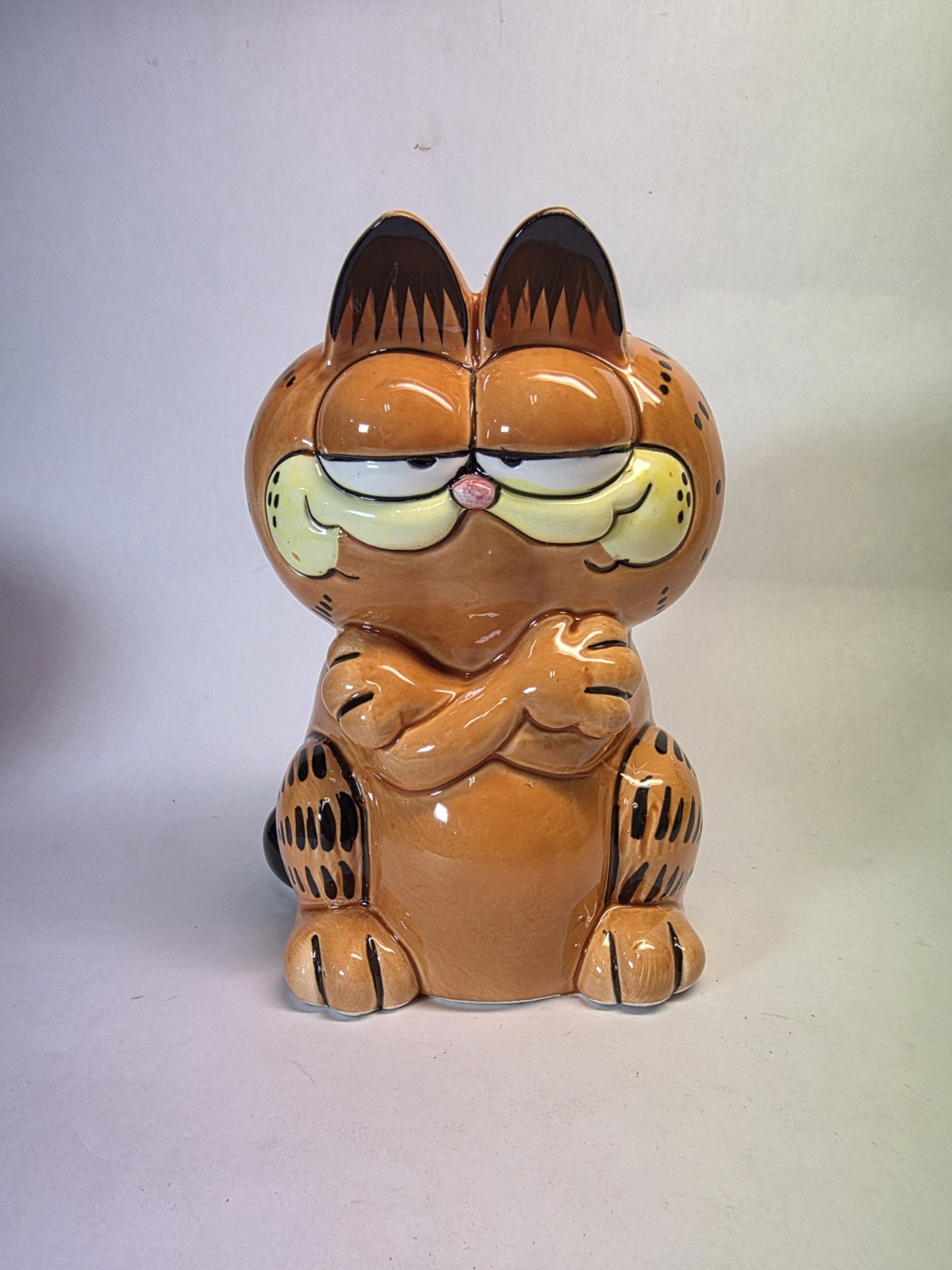 Vintage 1981 Garfield Ceramic Coin Bank Enesco Japan Jim Davis Crossed Arms