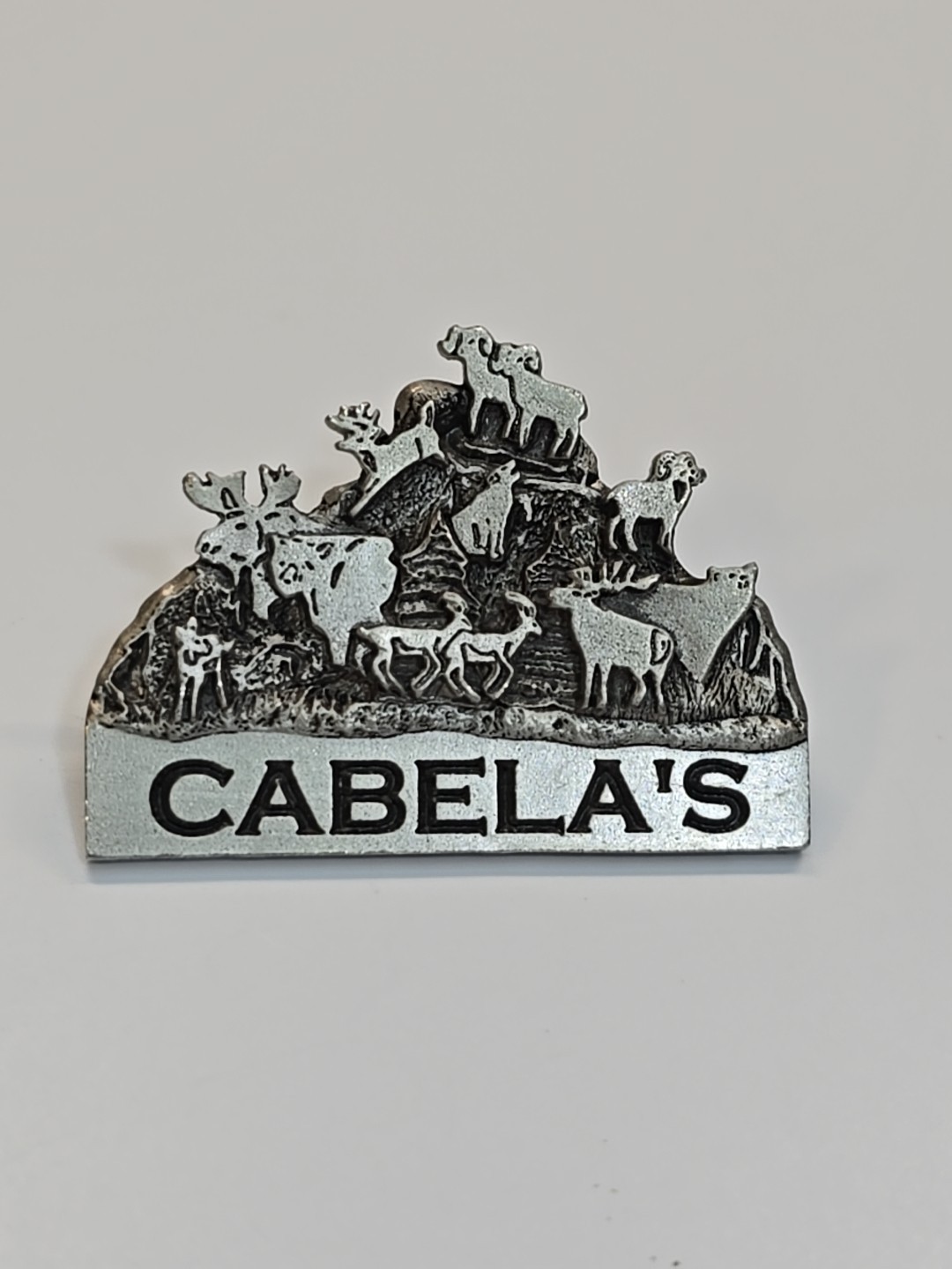 Cabela's Mountain of Animals Lapel Pin Pewter Taxidermy Dioramas
