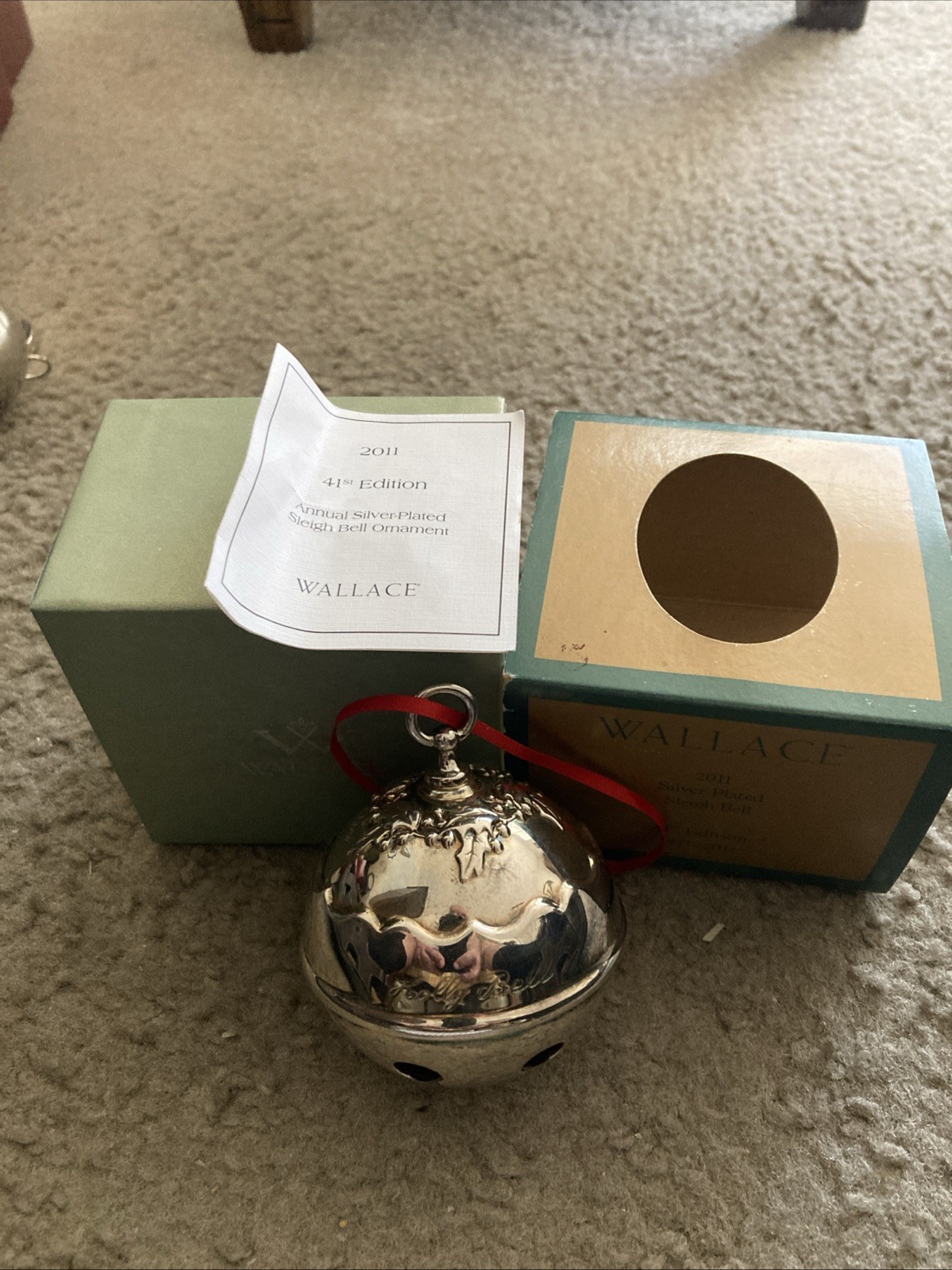 Wallace Silversmiths Christmas 2011 41st Edition
