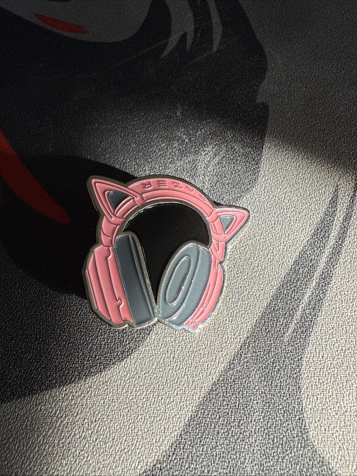 Razer Kraken BT Kitty Edition Headphones Promo Pin Button Pinback (Quartz Pink)