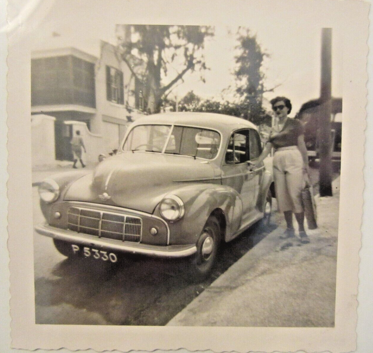 1951 to 1953 ??? MORRIS MINOR, b&w photo 3 1/2\