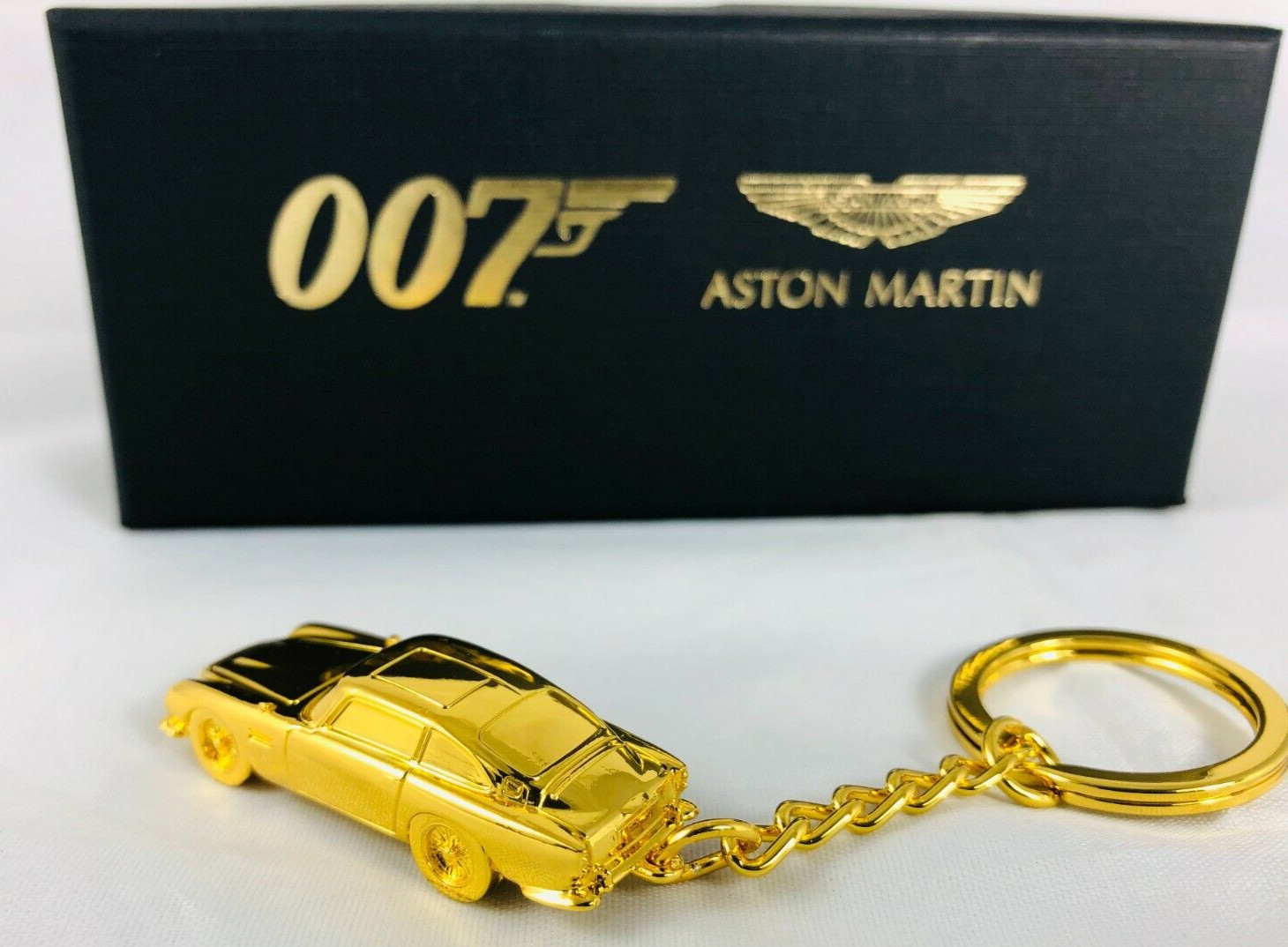 JAMES BOND ASTON MARTIN DB5 GOLD KEYRING 007 NO TIME TO DIE
