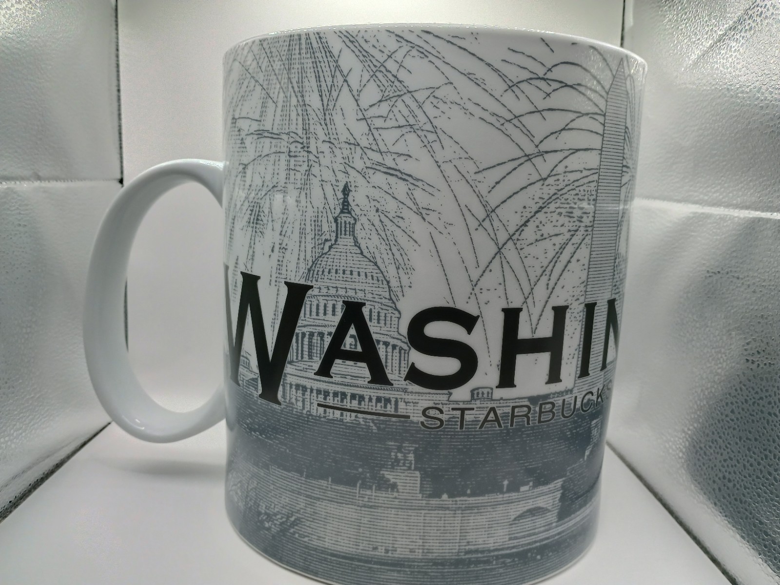 GIANT HUGE Starbucks 2.5 GALLON WASHINGTON DC Skyline Series One 2002 Mug 