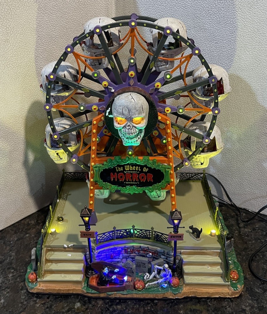 Lemax Spooky Town The Wheel of Horror Skulls Lights Moves Talks WORKS
