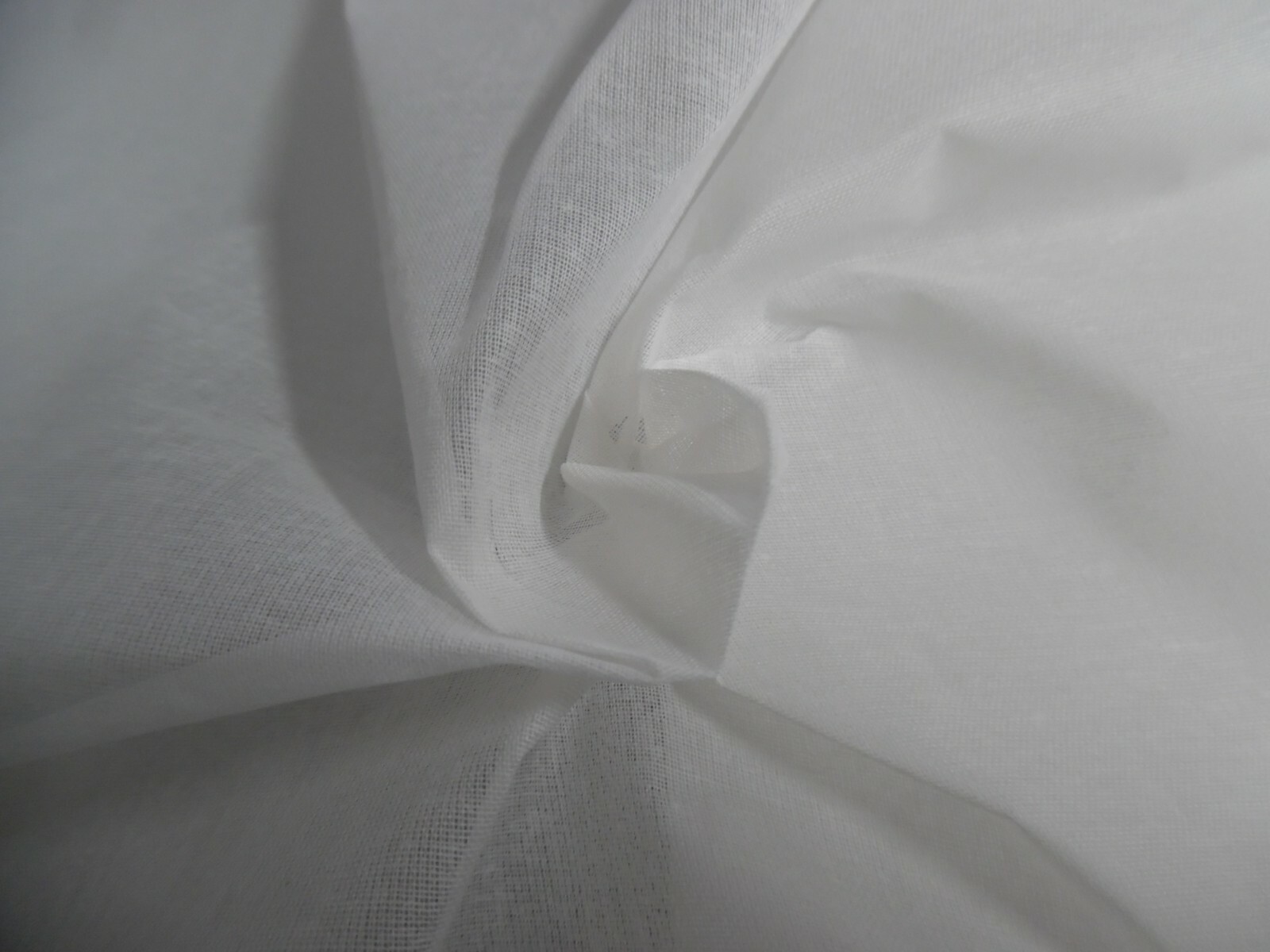 NEW SHIPMENT READ COTTON ORGANDY~WHITE~MEDIUM STIFF HAND~18\