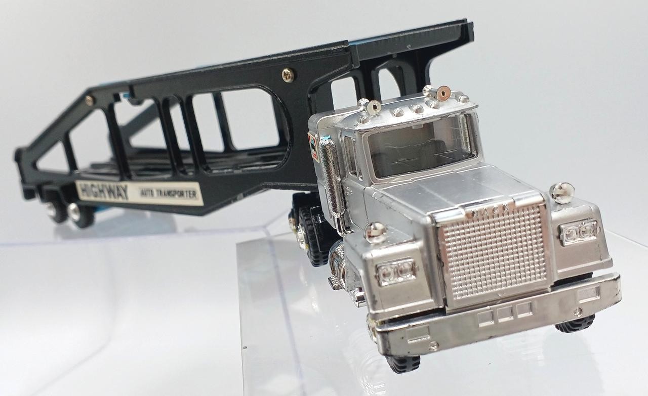 Yonezawa T-82 American Carrier Car Diapet Collectible Toy