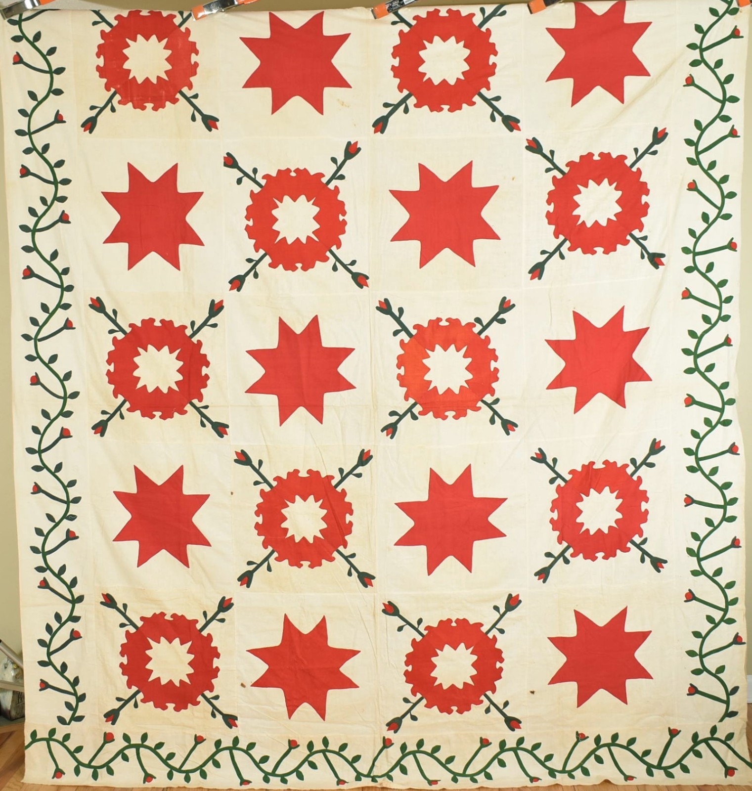 OUTSTANDING Vintage 1860s Red & Green Stars & Wreaths Applique Antique Quilt Top