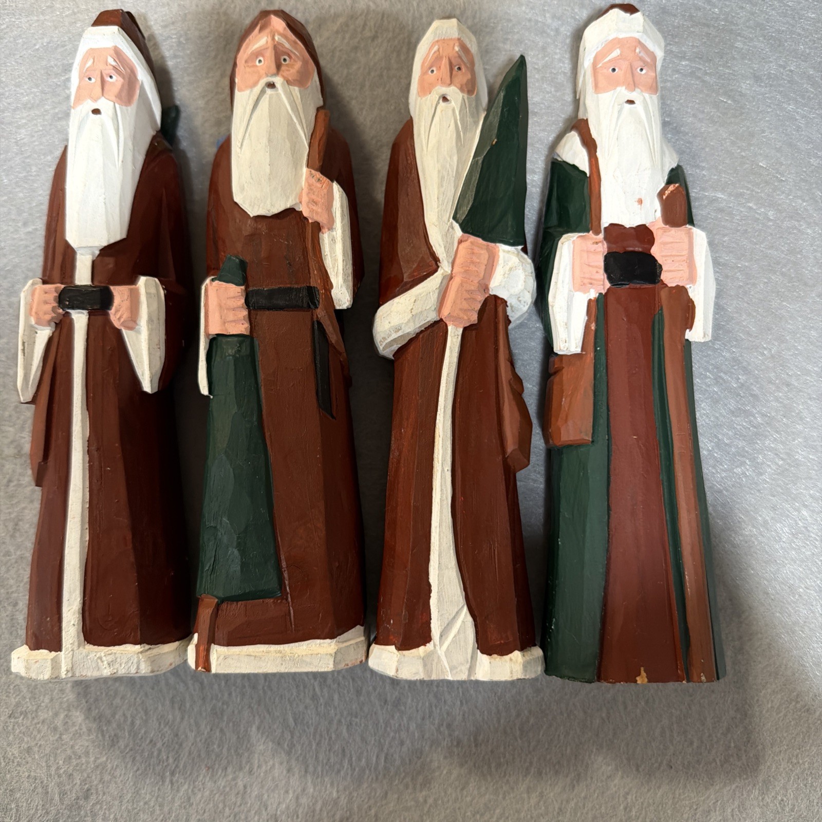 Vtg Wooden Hand Carved Handpainted Santa Clause Set-4 Figures 