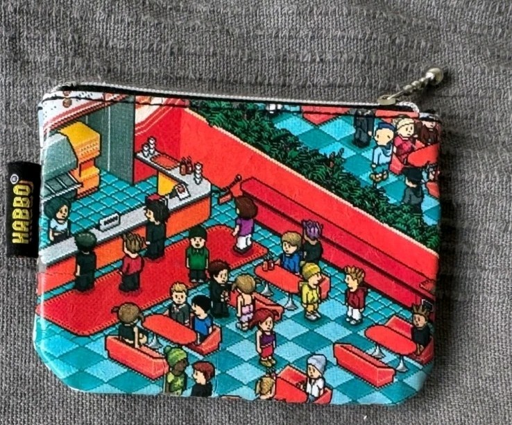 Official Habbo Hotel Coin Purse Used *RARE* 2 Pins 1 Banknote