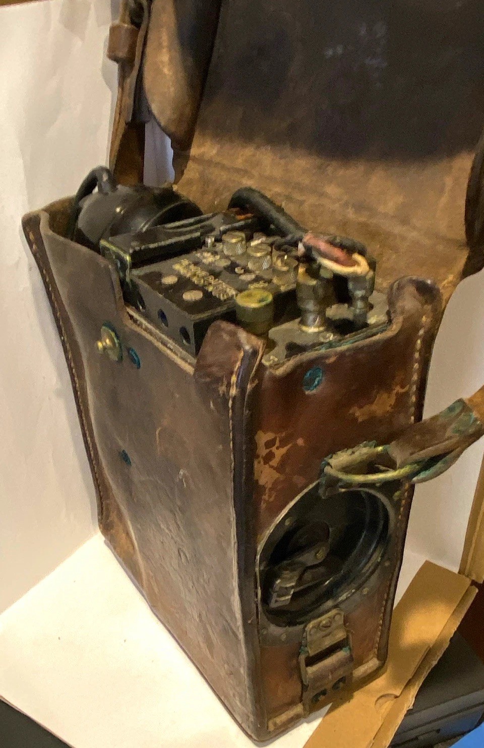 Vintage WWII Military Field Telephone w/ Handset Leather Carry Case Militaria