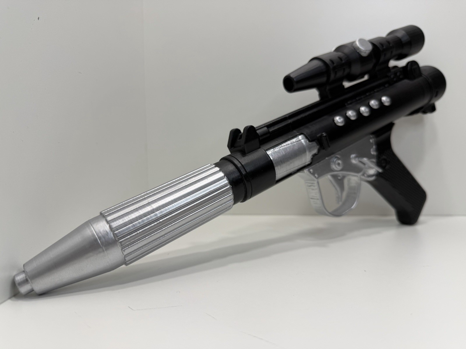 ✨ Star Wars DH-17 Blaster Pistol – 3D Printed Cosplay Accessory ✨