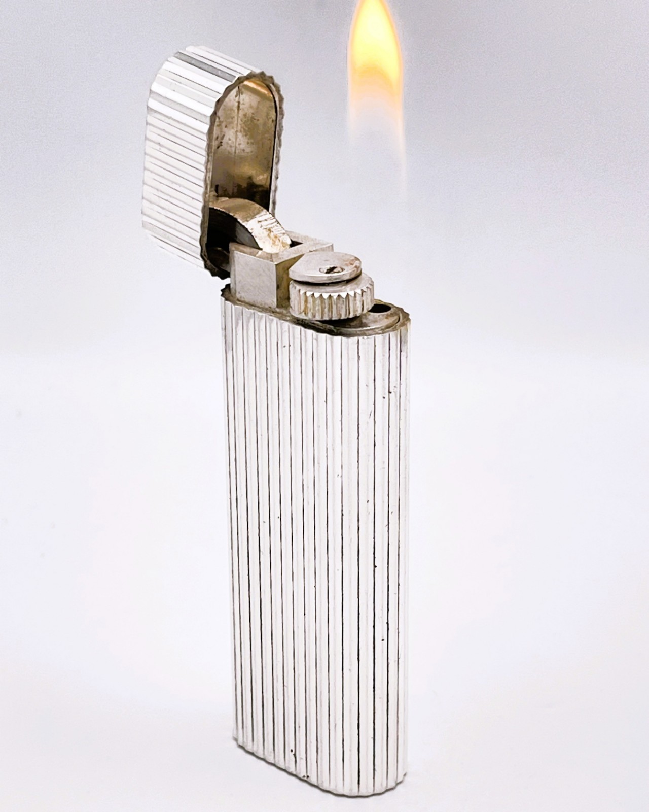Cartier Vintage Oval WORKING Silver GODRON Fluted Vertical Stripe Lighter 1970\'s