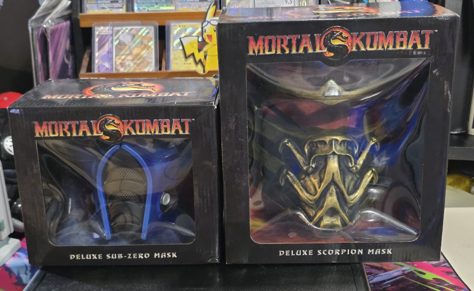 Pair Of Trick or Treat Studios - Mortal Kombat X: SCORPION  SUB-ZERO Deluxe Mask