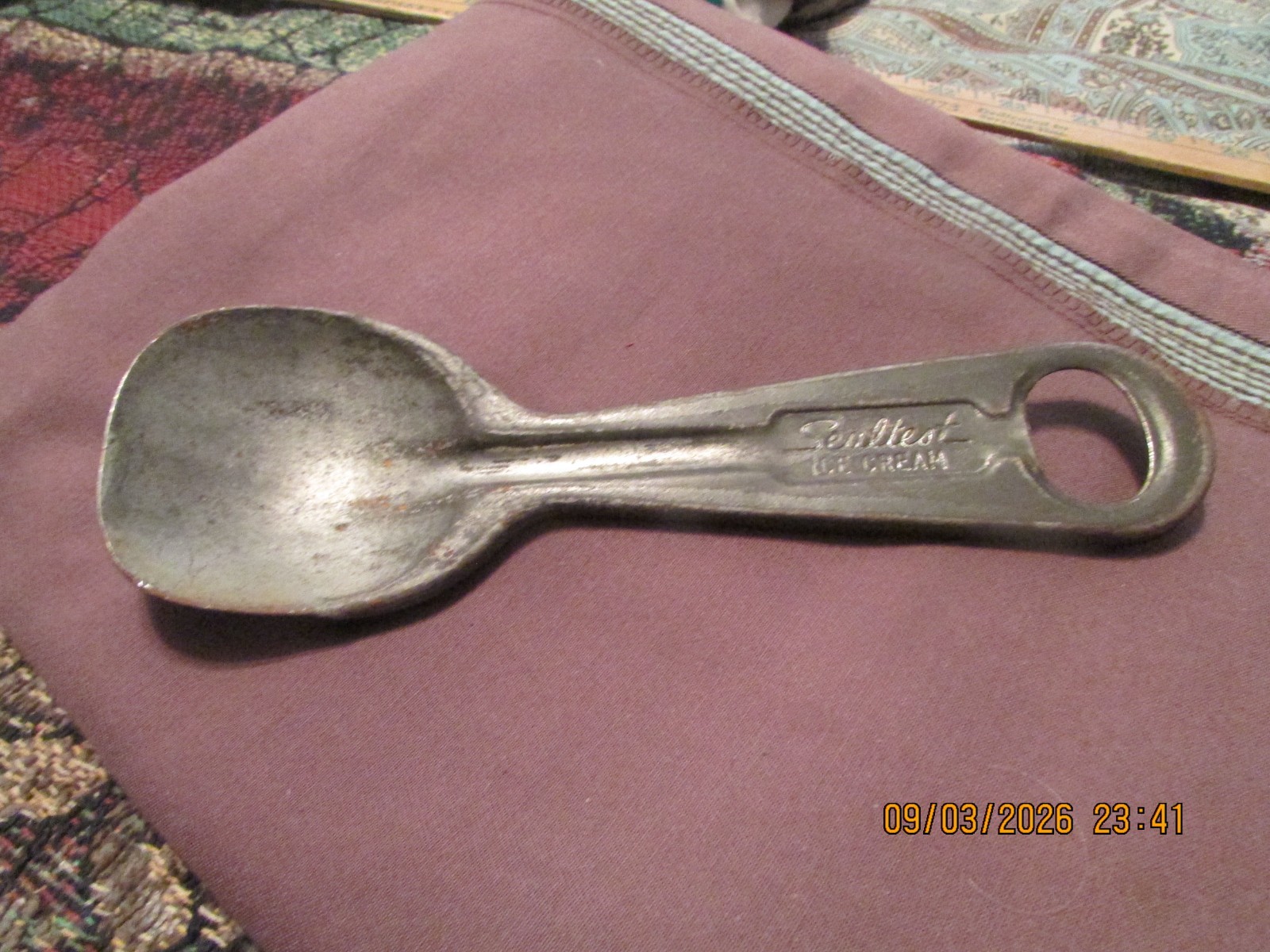 VINTAGE SEALTEST ICE CREAM SCOUP