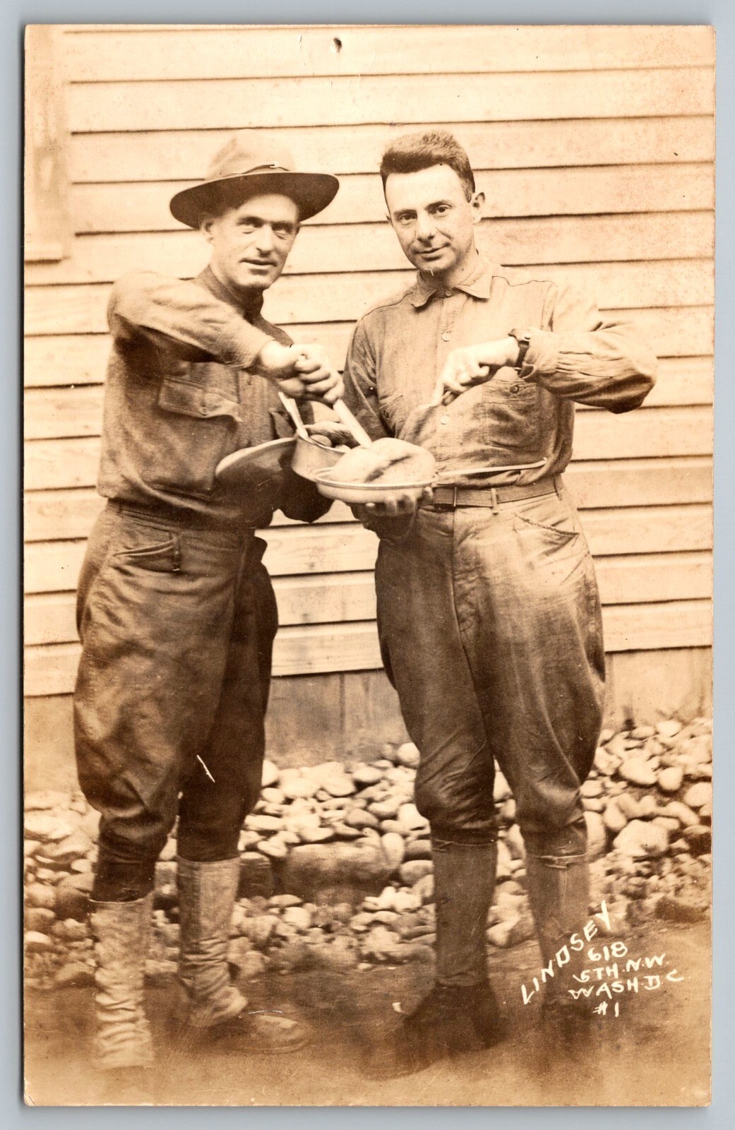 Postcard Army 5th NW Nett Warrior Washington DC Soldiers Eating Mess Kit RPPC