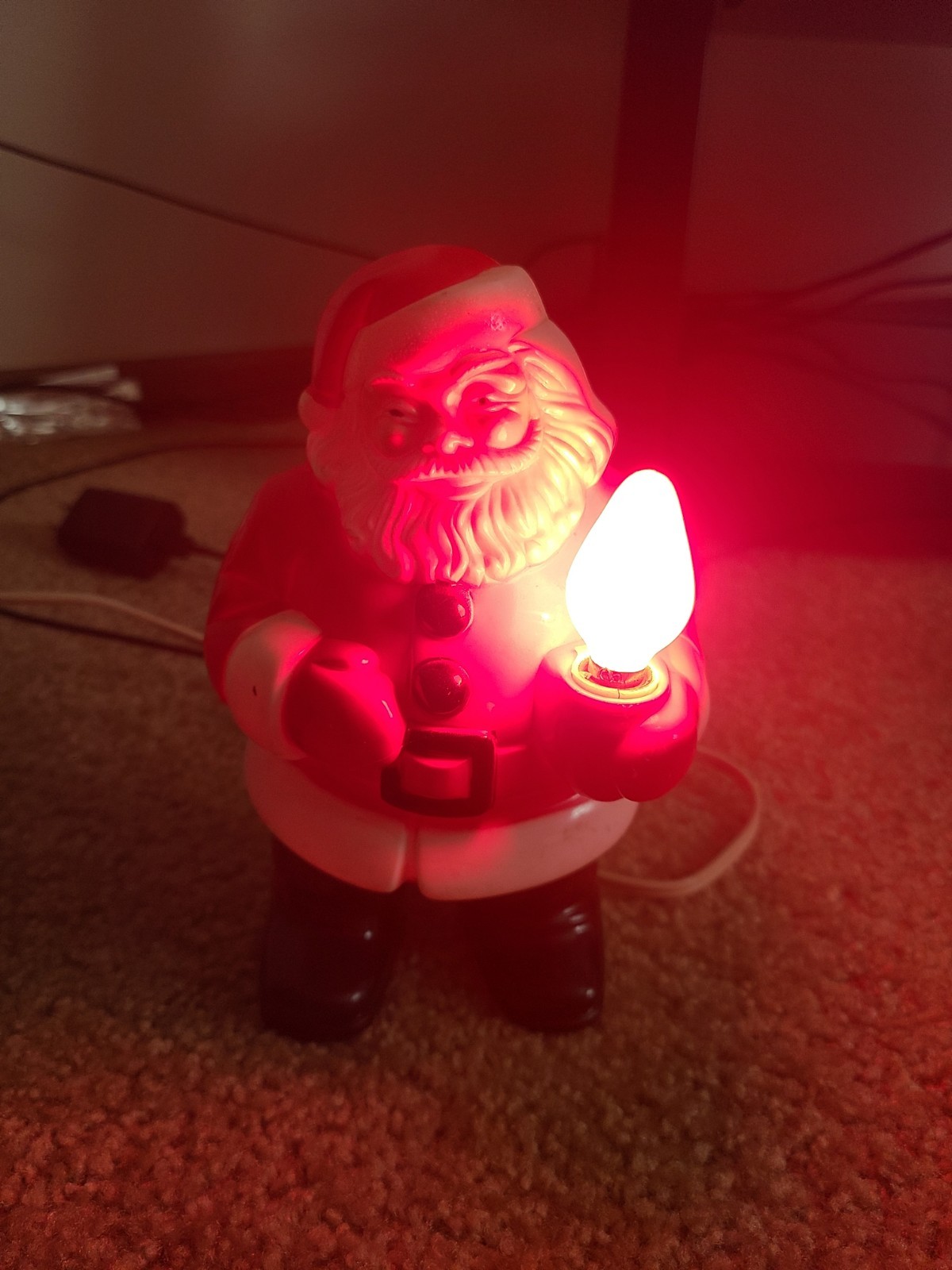 VINTAGE \'50s ROYALITE LIGHTED PLASTIC SANTA CLAUS.