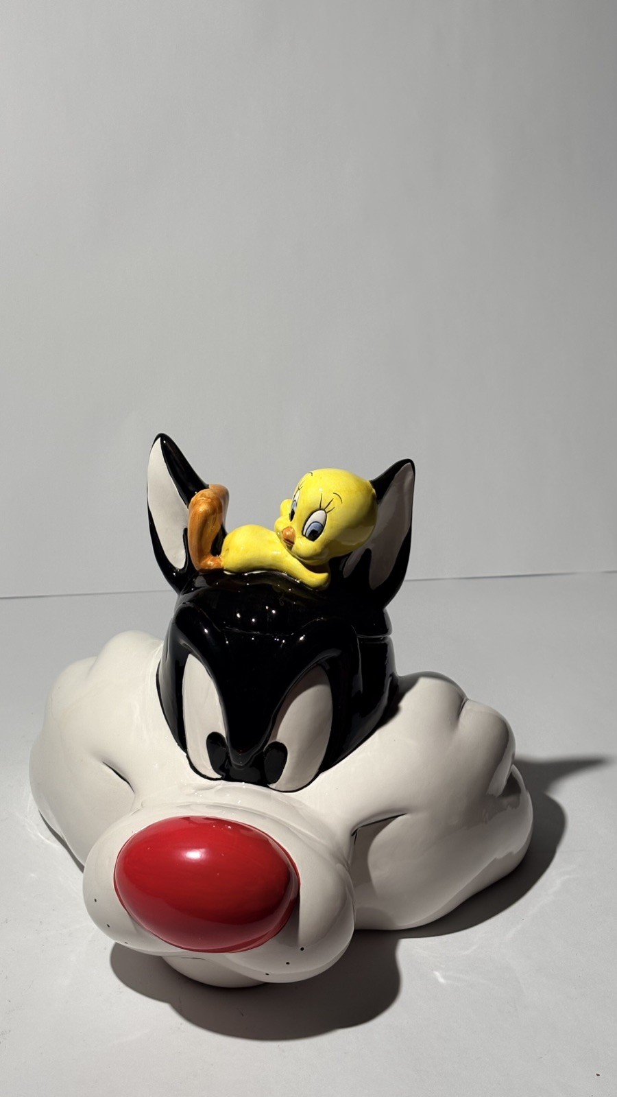Vintage 1993 Looney Tunes Sylvester & Tweety Ceramic Cookie Jar - Has BOX 