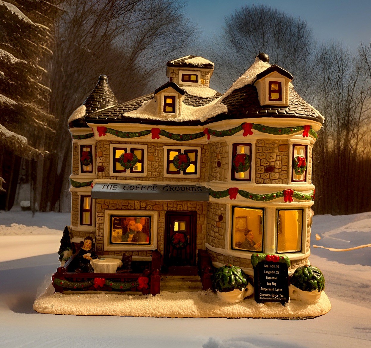 Retired St. Nicholas Square Village Collection Village The Coffee Grounds Bonus