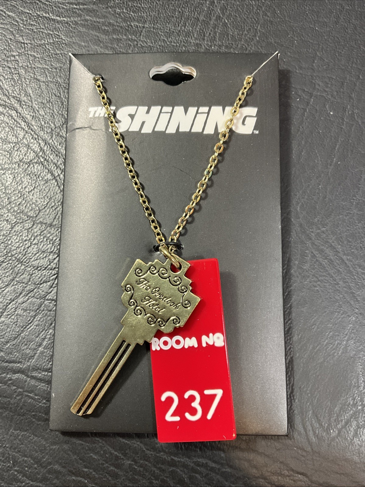 New Bioworld The Shining Overlook Hotel Door Key Pendant Necklace