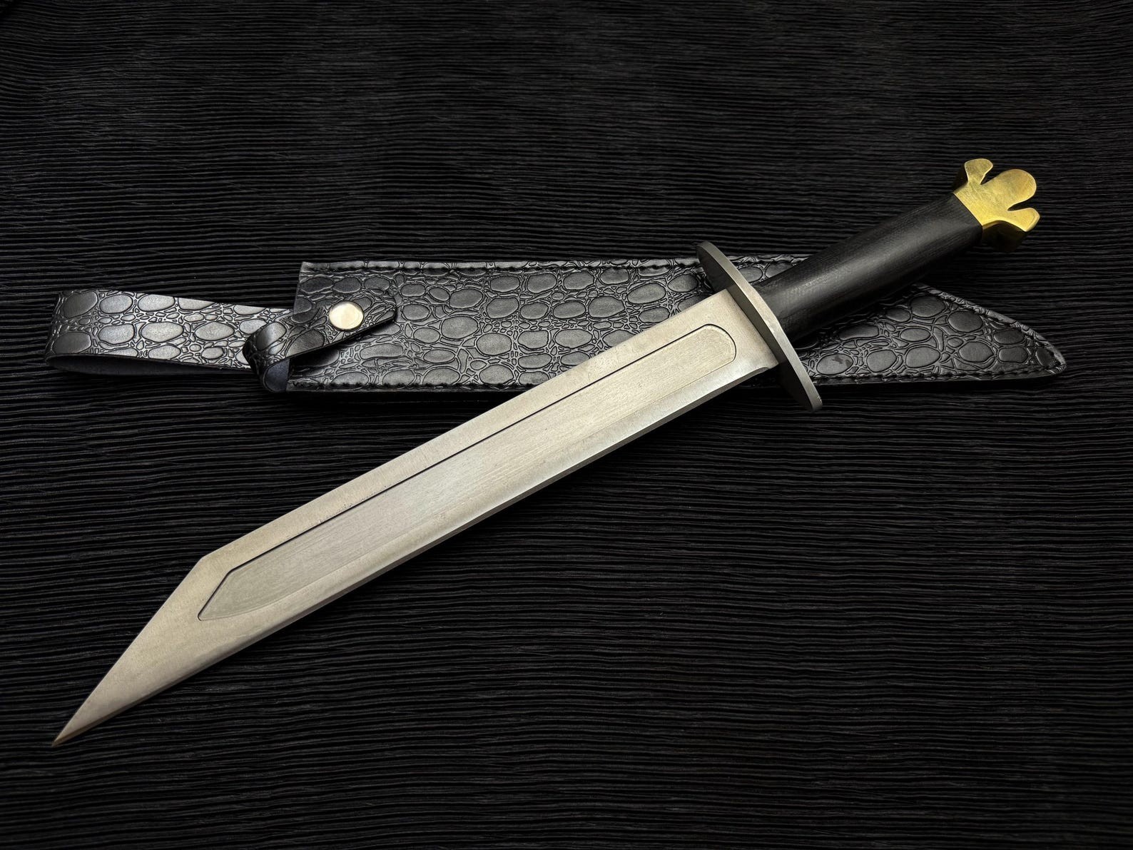 Handmade Uhtred's Wasp Sting Knife The Last Kingdom Replica Bowie Knife Gift
